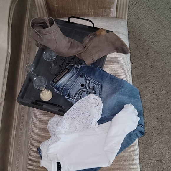 Rock Revival Jeans From THE BUCKLE - Picture 1 of 8